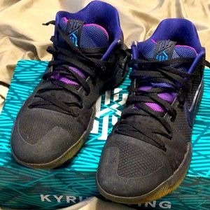 Kyrie 3 Men’s Nike Sneakers Size 10